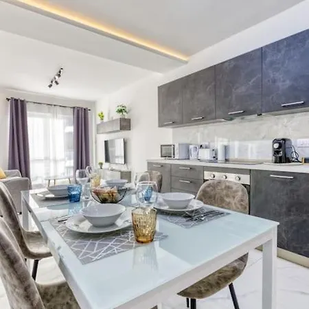 Ra5 - New, Bright & Spacious - Sliema-gzira Area! *