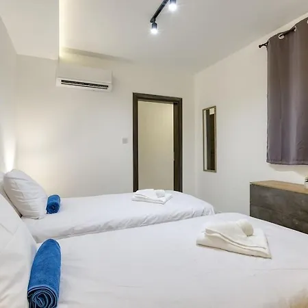 Apartman Ra5 - New, Bright & Spacious - Sliema-gzira Area!