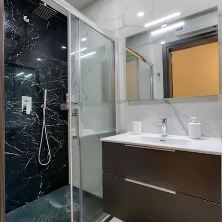 Ra5 - New, Bright & Spacious - Sliema-gzira Area! Apartman *