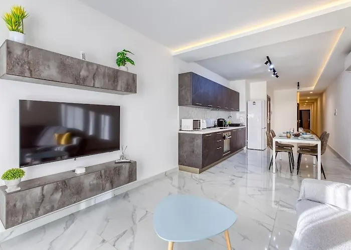 Apartamento Ra5 - New, Bright & Spacious - Sliema-gzira Area!
